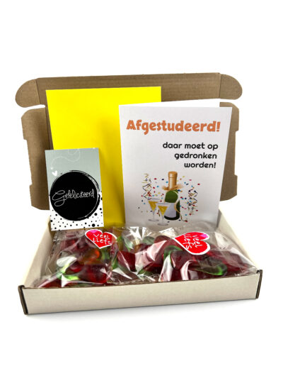 brievenbuscadeau afgestudeerd daar moet op gedronken worden